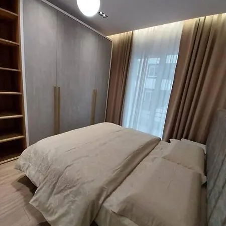 Kinza 아파트